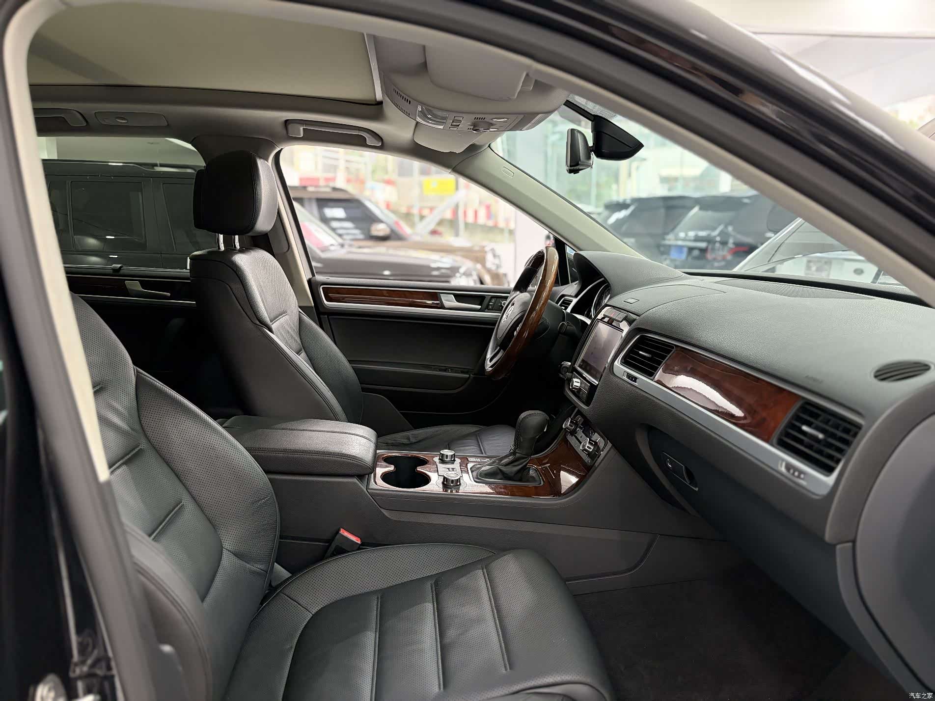 Volkswagen Touareg, 2015 25