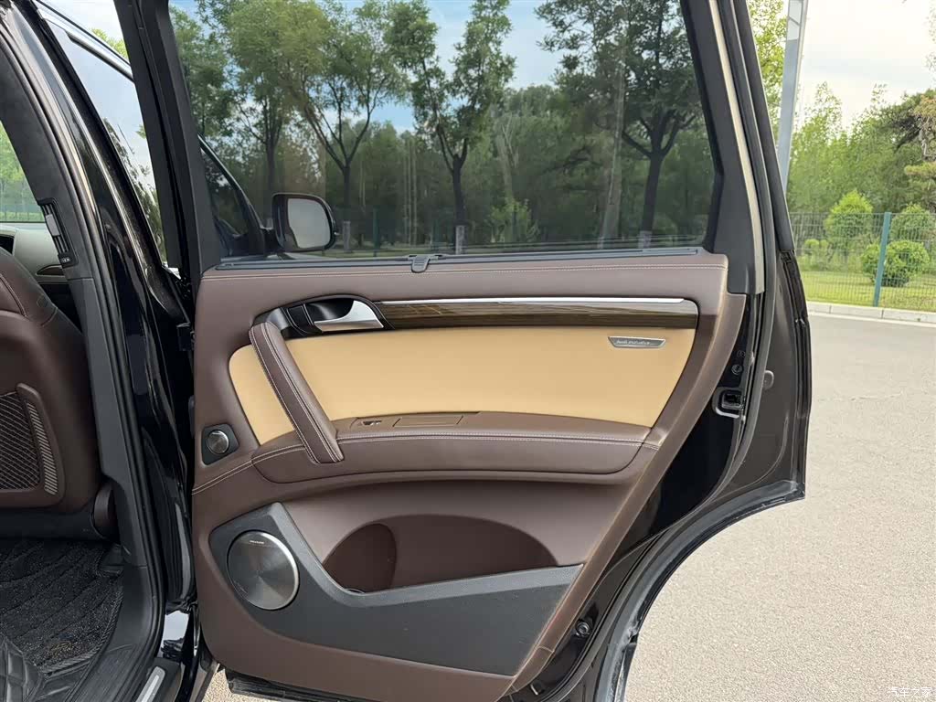 Audi Q7, 2015 14