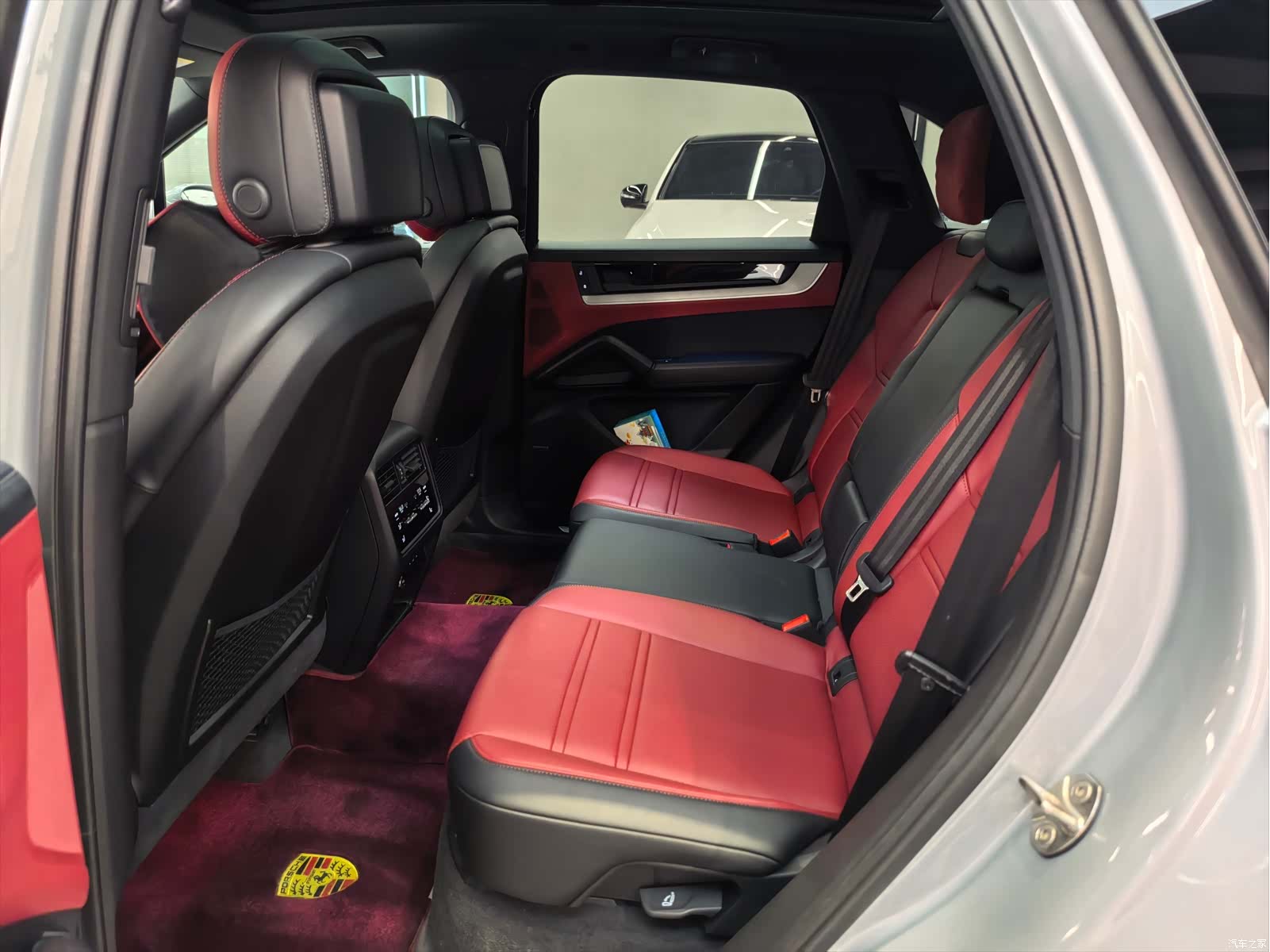 Porsche Cayenne, 2025 9