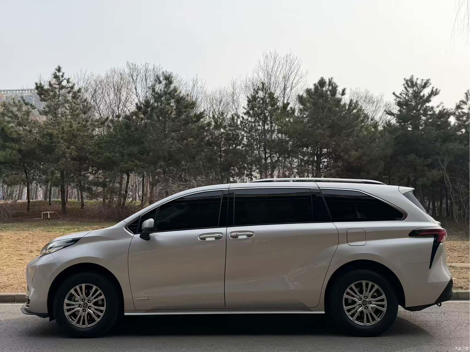 Toyota Sienna, 2023 3