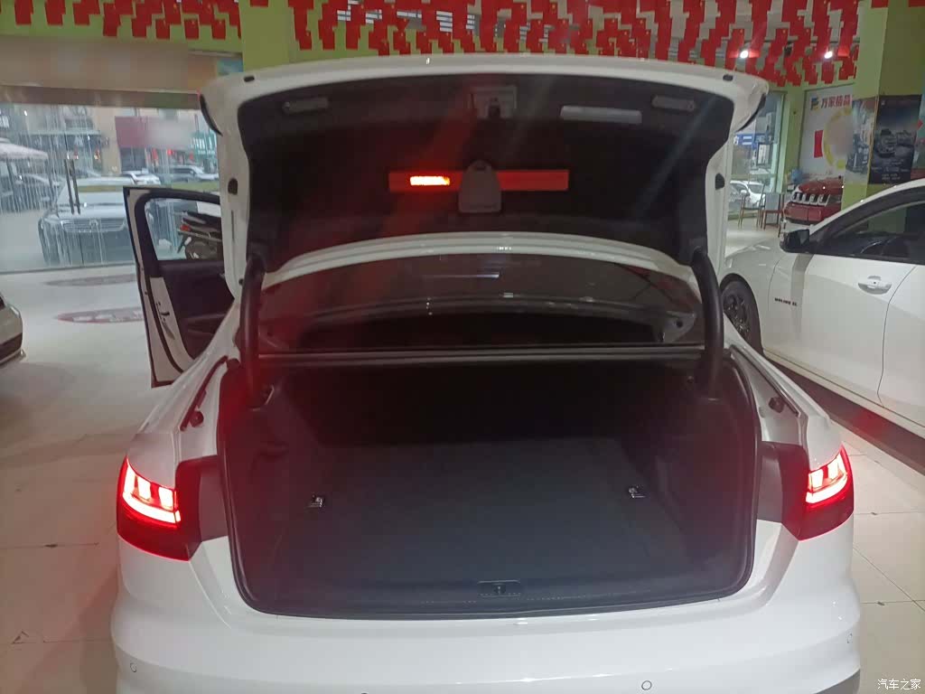 Audi A4L, 2020 15