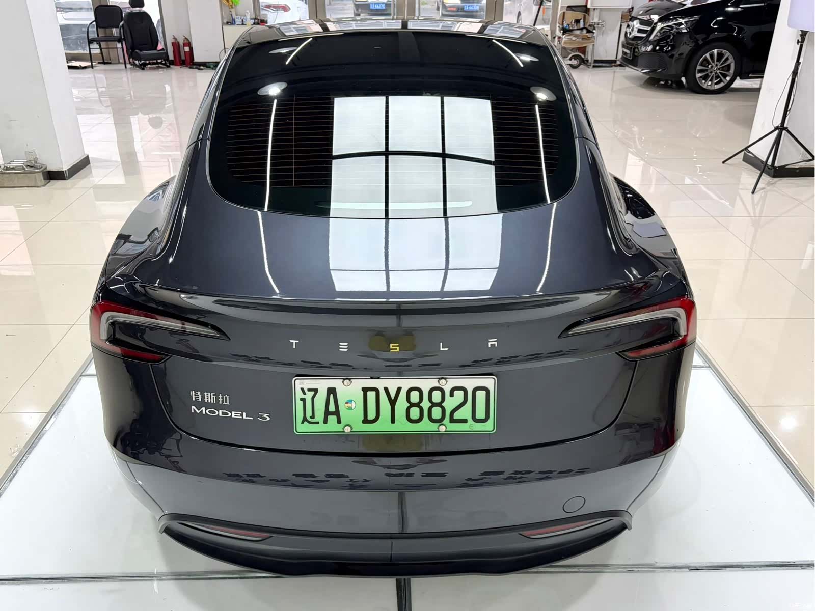 Tesla Model 3, 2025 6