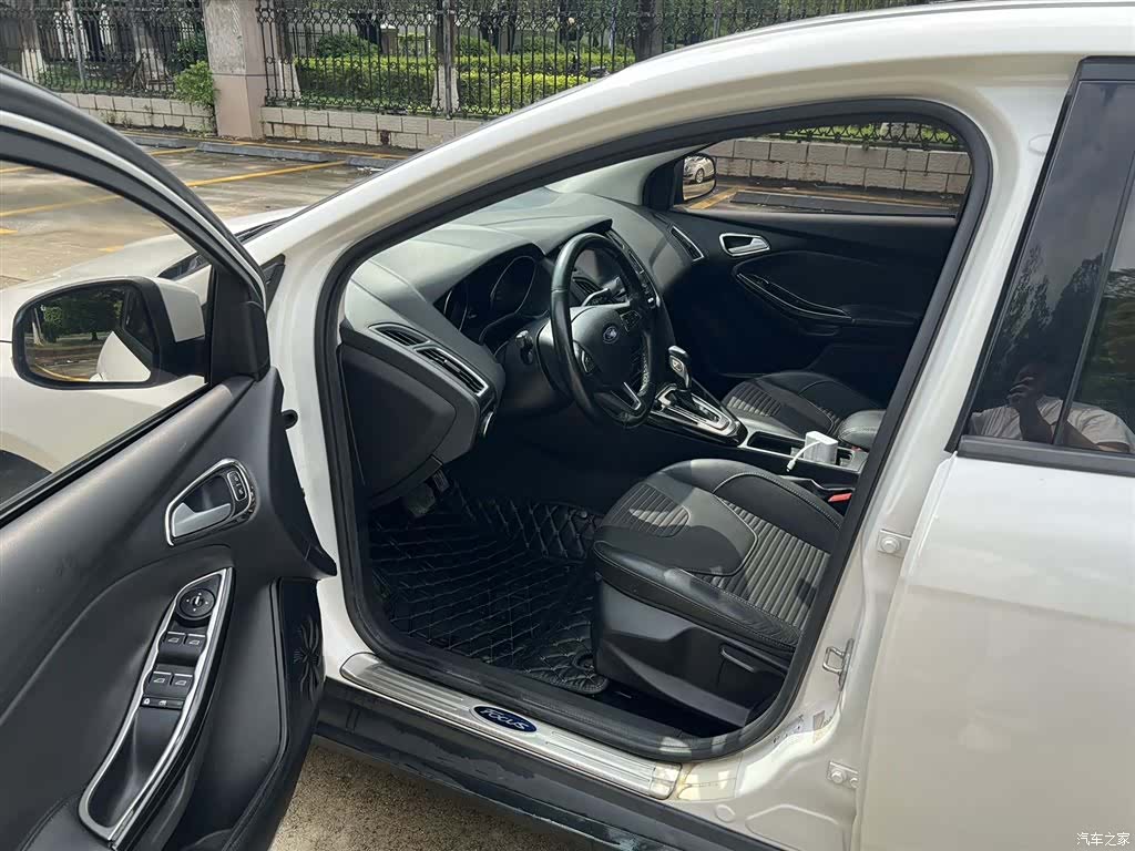 Ford Focus, 2015 4
