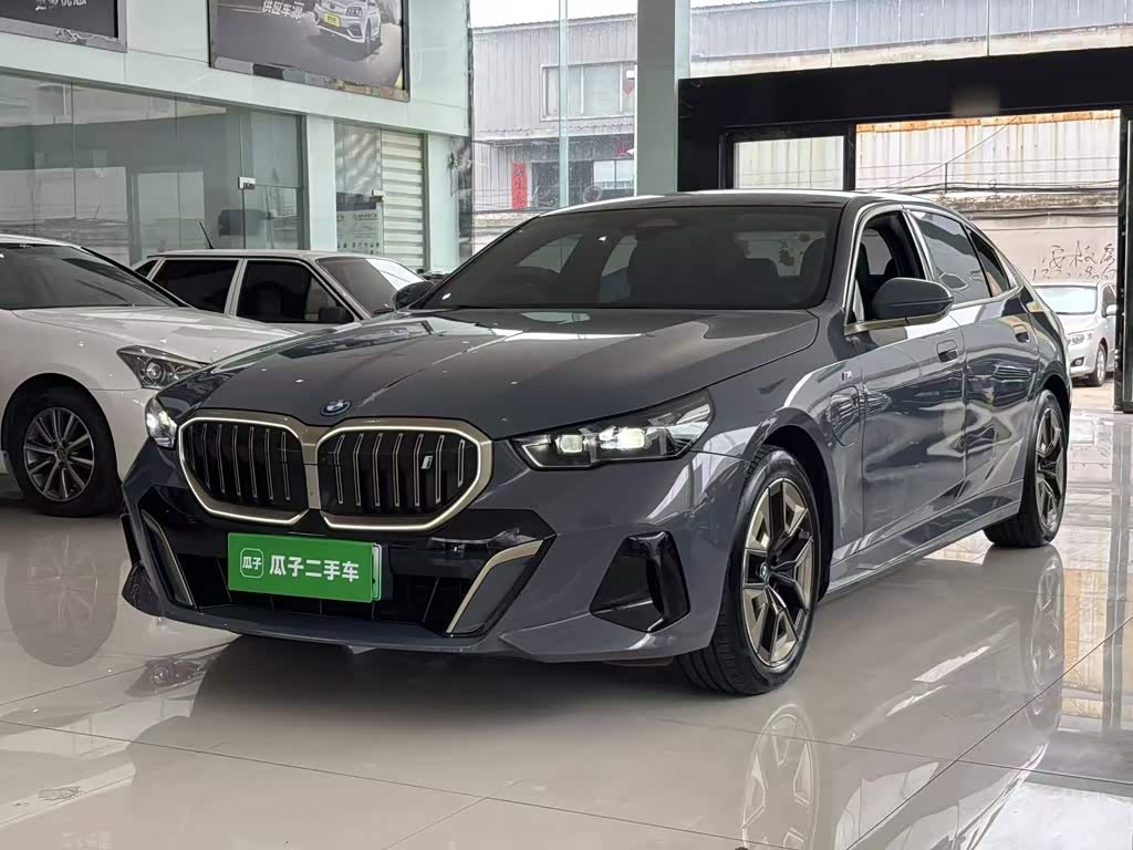 BMW i5