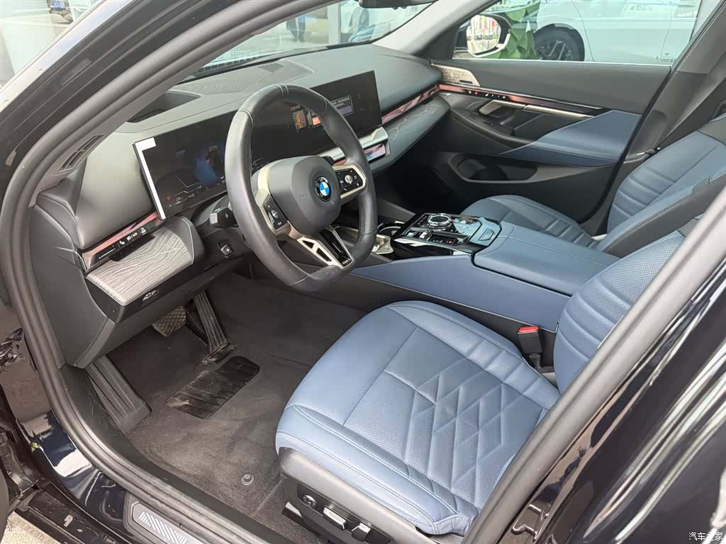 BMW 5 Series, 2025 6