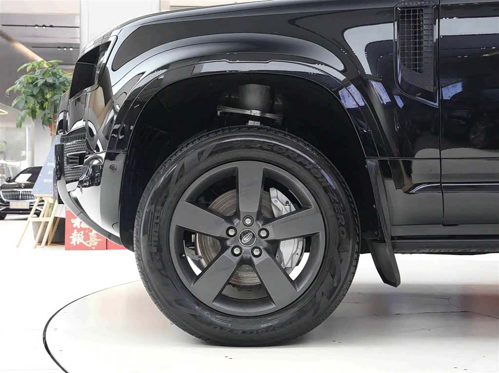 Land Rover Defender, 2024 22