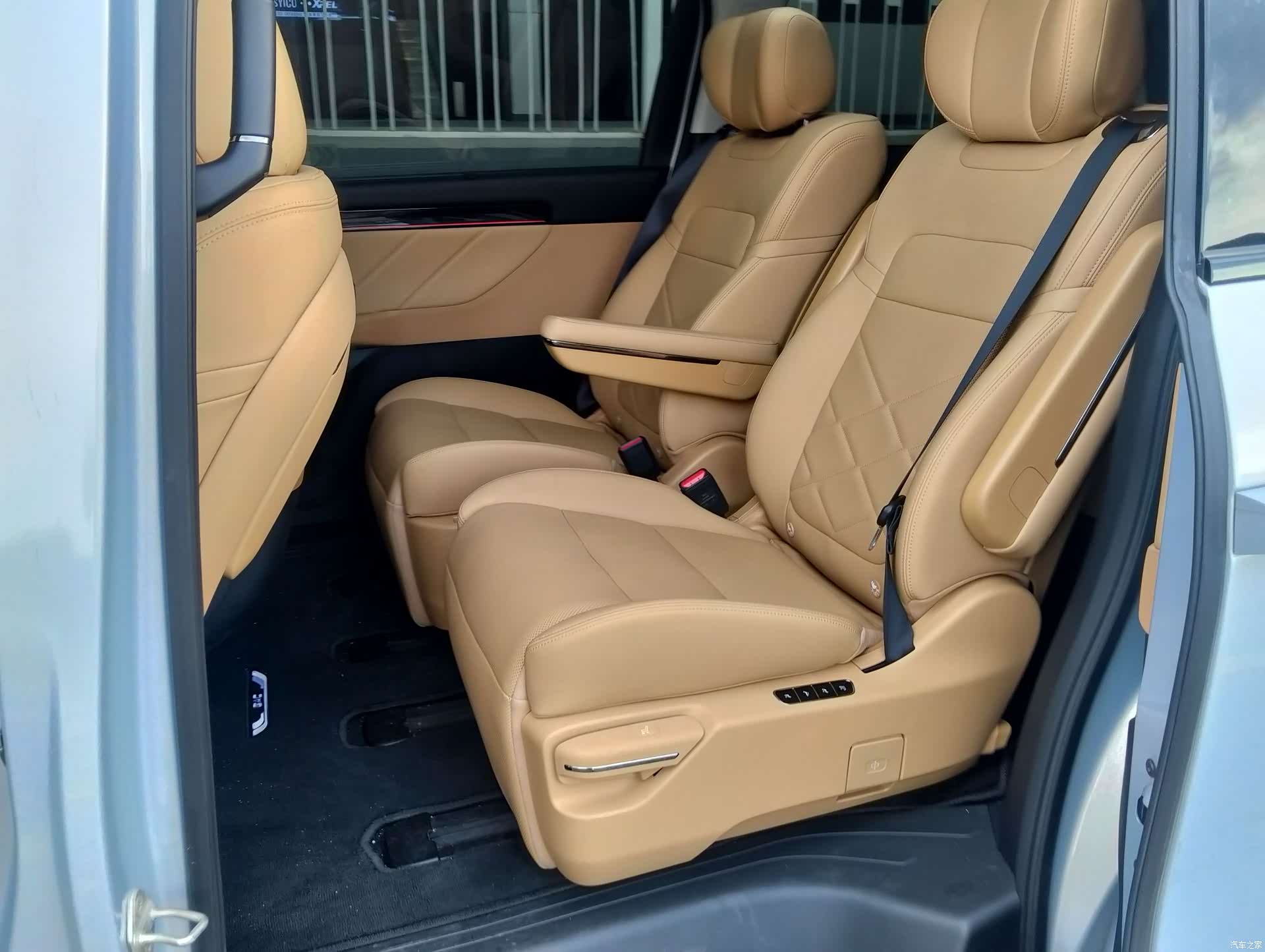 Trumpchi E8, 2024 12