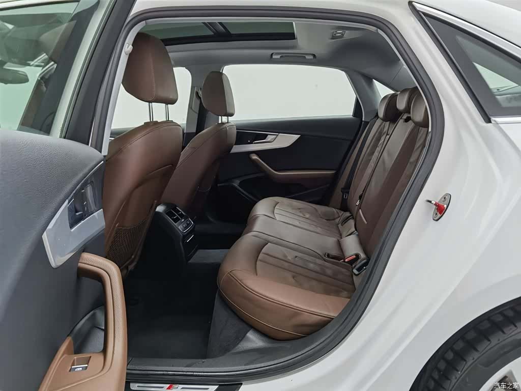 Audi A4L, 2019 15