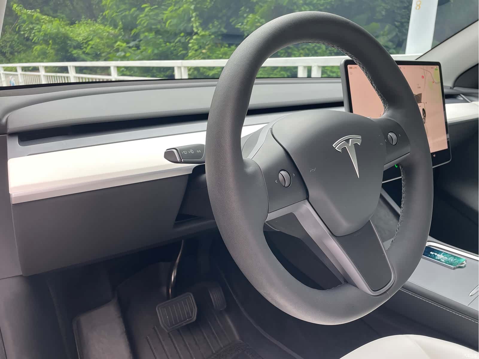Tesla Model Y, 2023 17