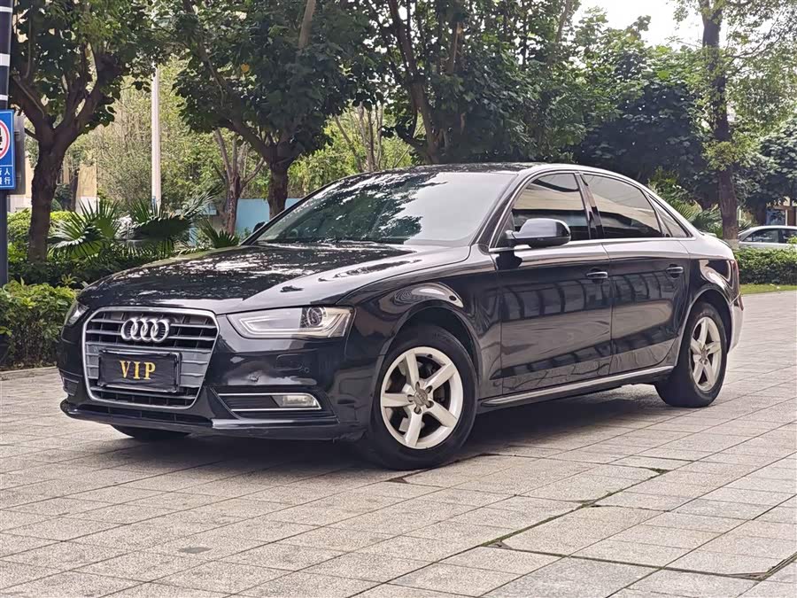 Audi A4L 2013, фото 1
