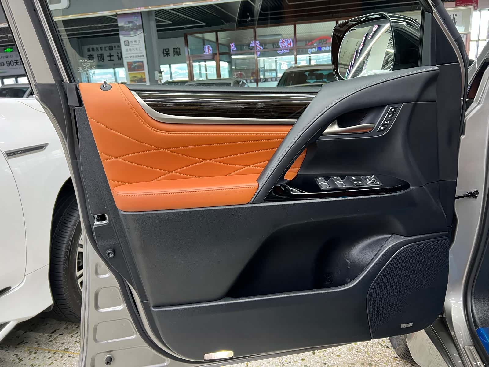 Lexus LX, 2019 14