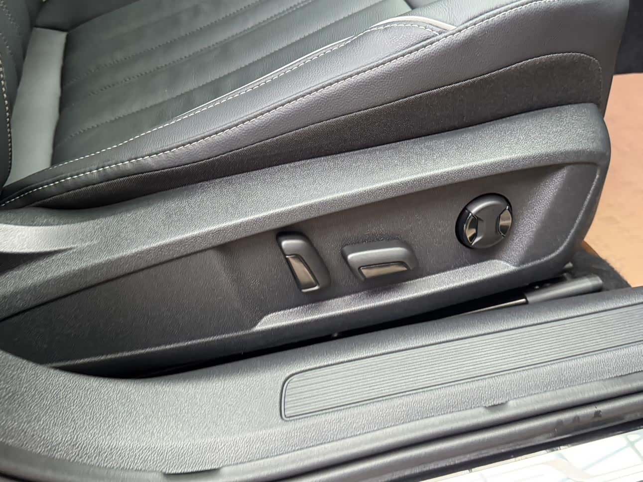Volkswagen Passat, 2023 19