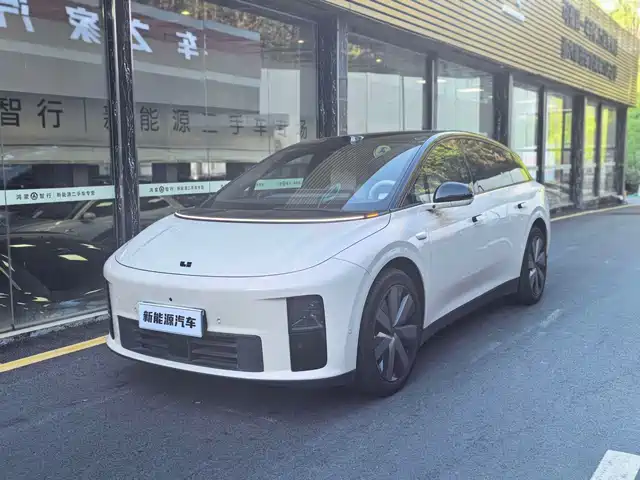 Li Auto i6 2025 — купить из Китая под заказ