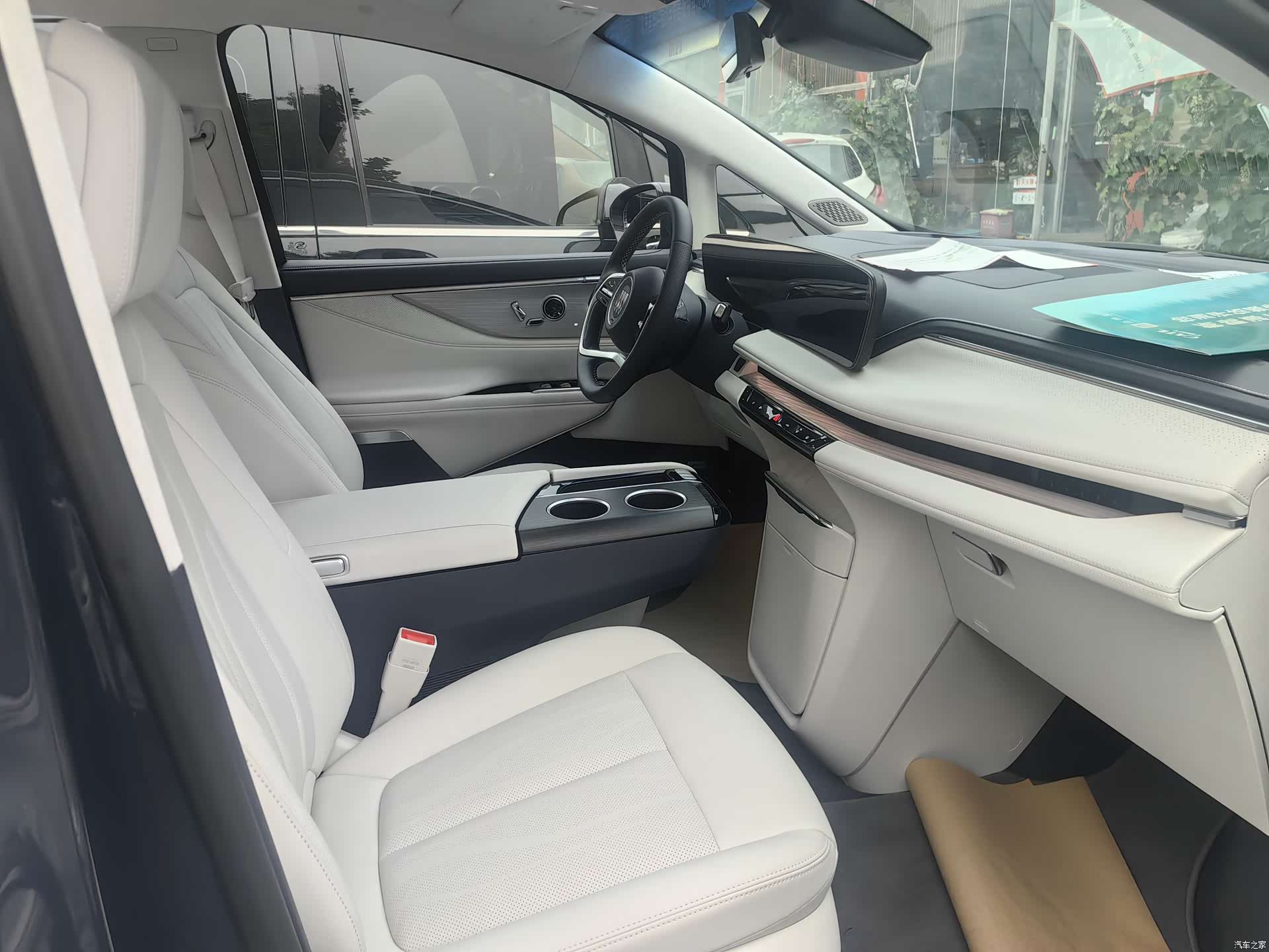 Buick GL8, 2025 3