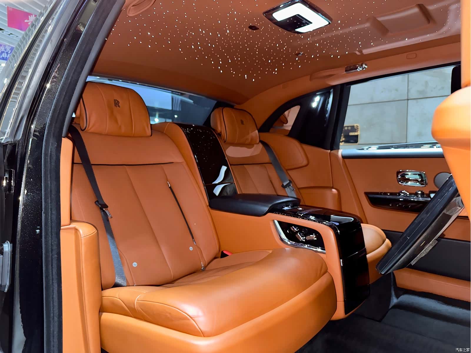 Rolls-Royce Phantom, 2020 24