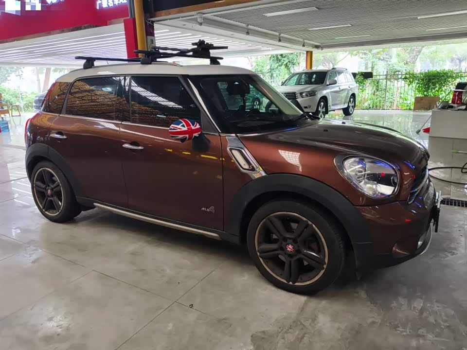 MINI COUNTRYMAN