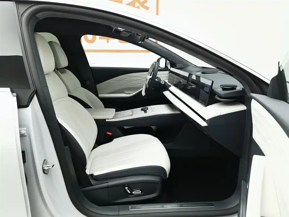 Geely Galaxy Galaxy E8