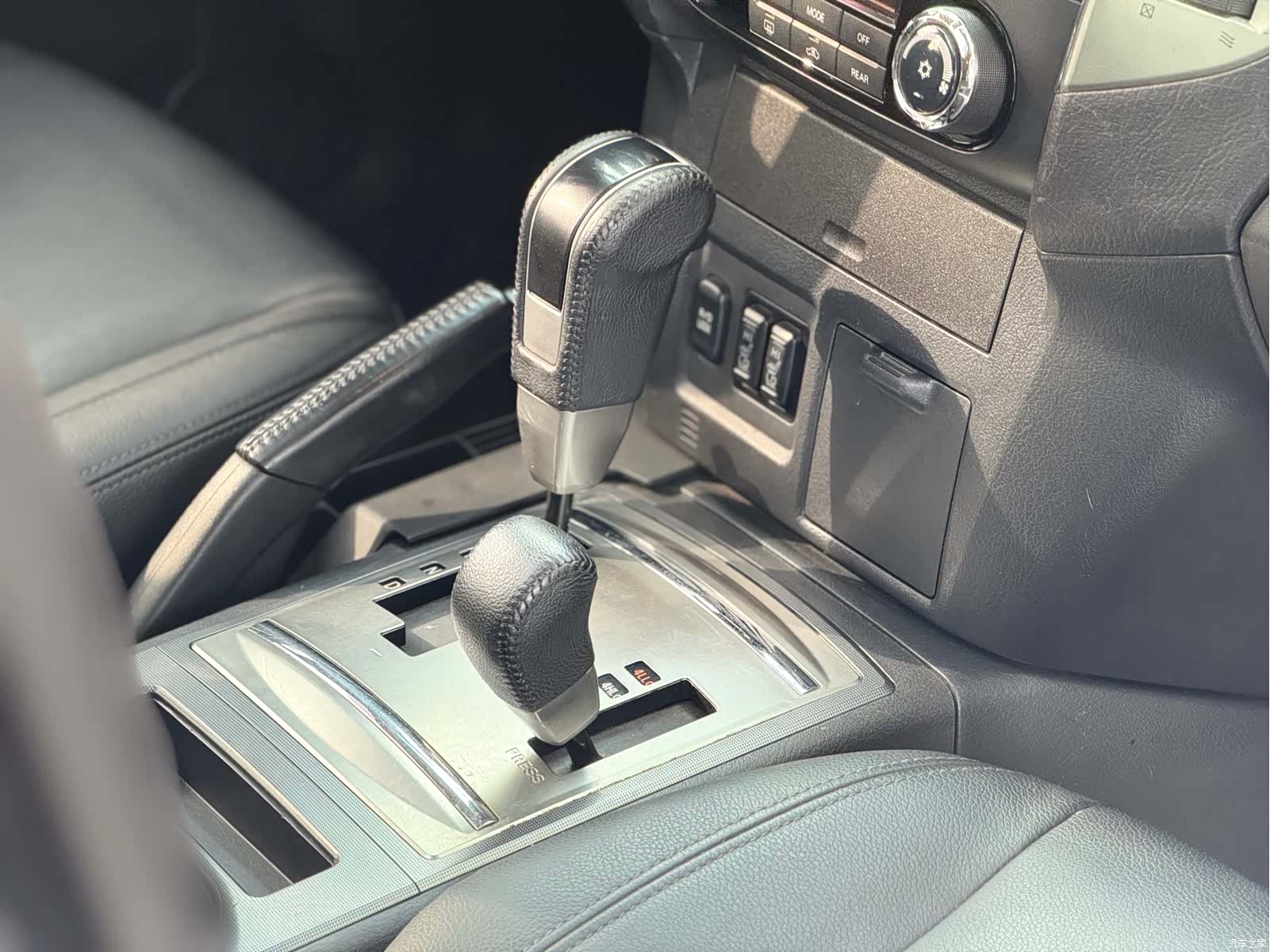 Mitsubishi Pajero, 2017 16