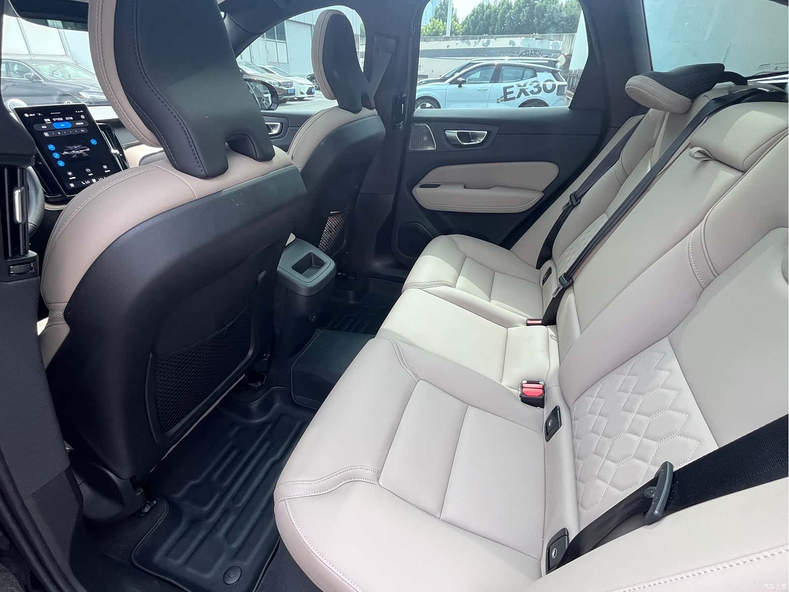 Volvo XC60, 2025 15