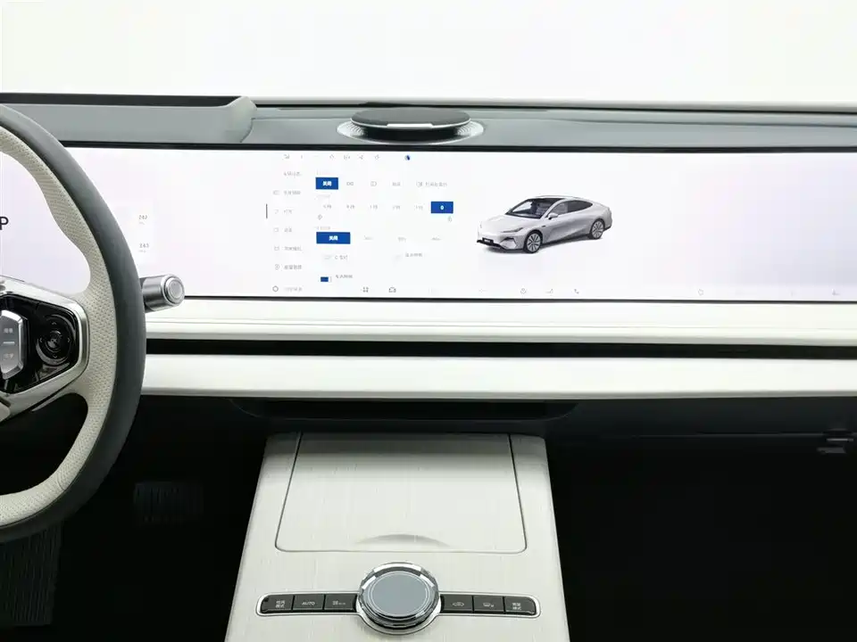 Geely Galaxy Galaxy E8