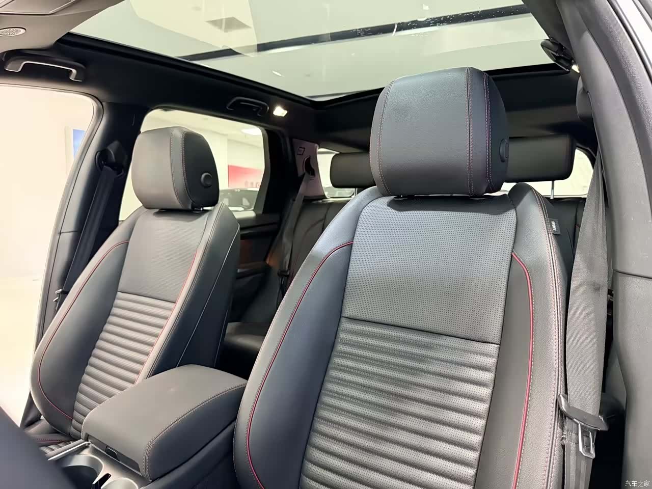 Land Rover Discovery, 2023 12