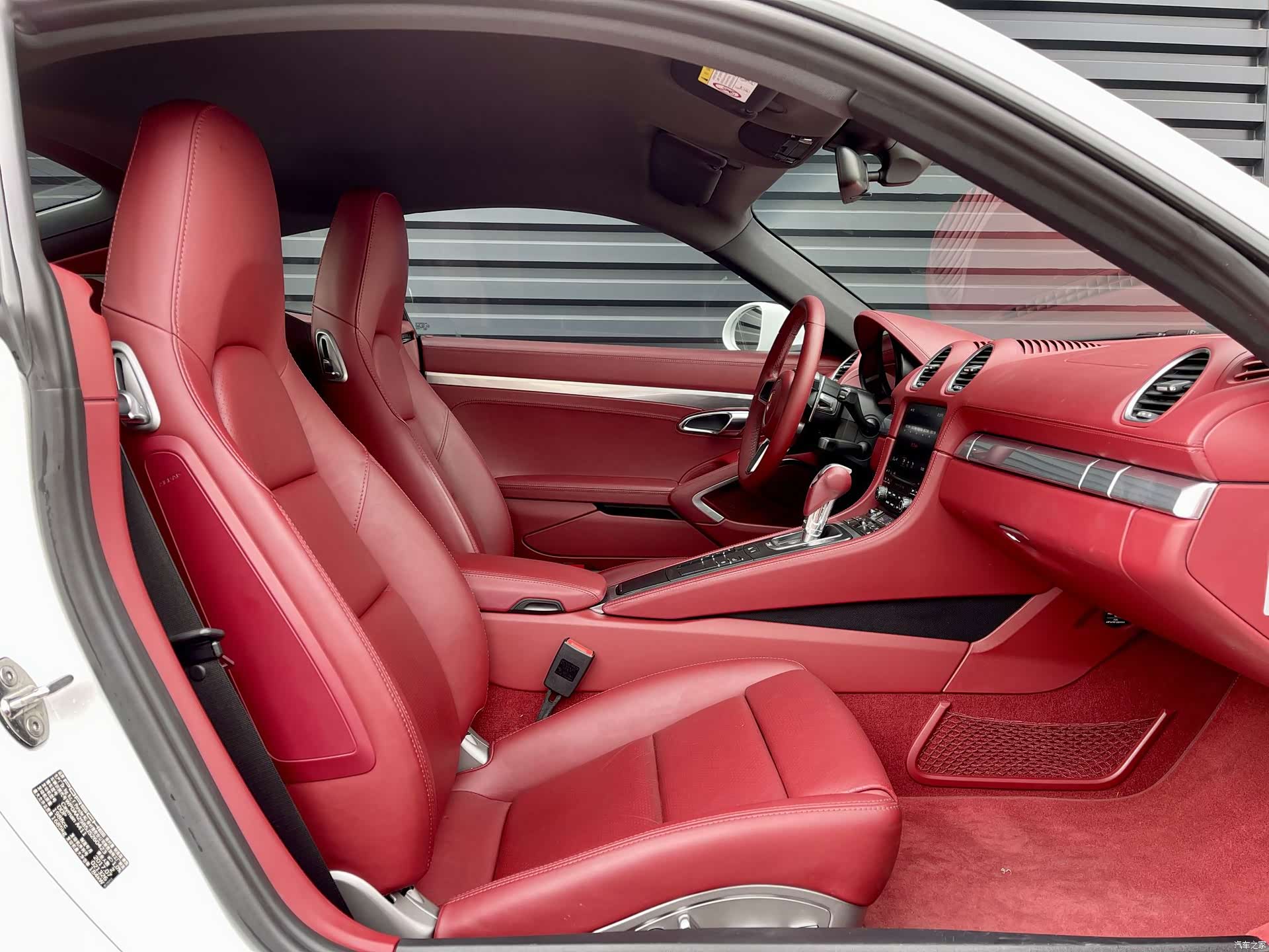 Porsche Cayman, 2017 7