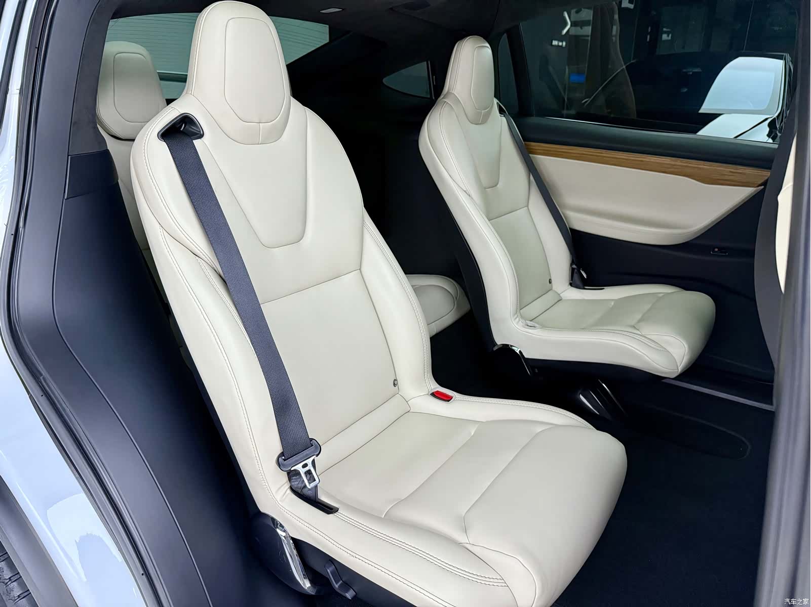 Tesla Model X, 2019 14