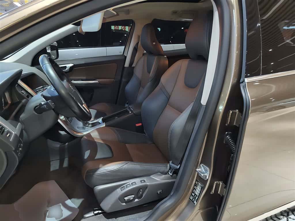 Volvo XC60, 2018 15
