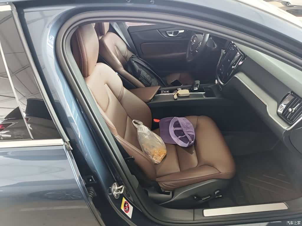 Volvo S60, 2023 25