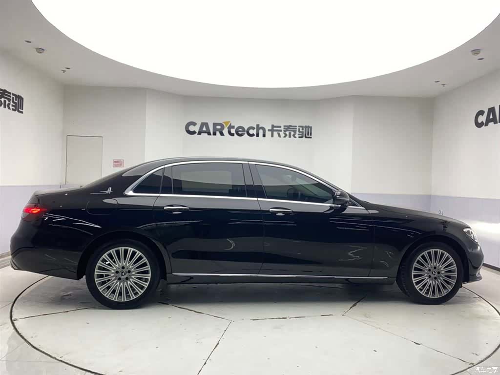 Mercedes-Benz E-Class, 2023 4