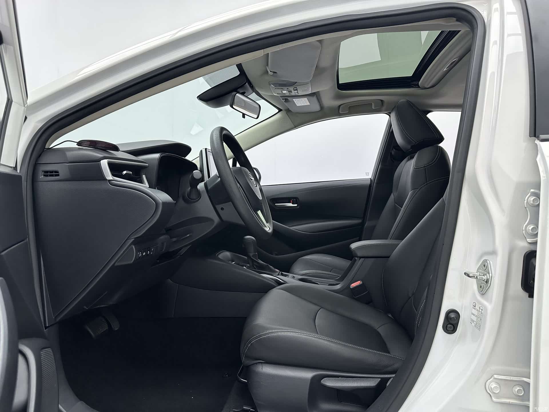 Toyota Corolla, 2022 все фото