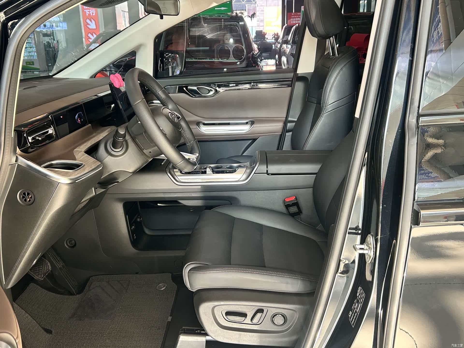 Trumpchi E8, 2025 4