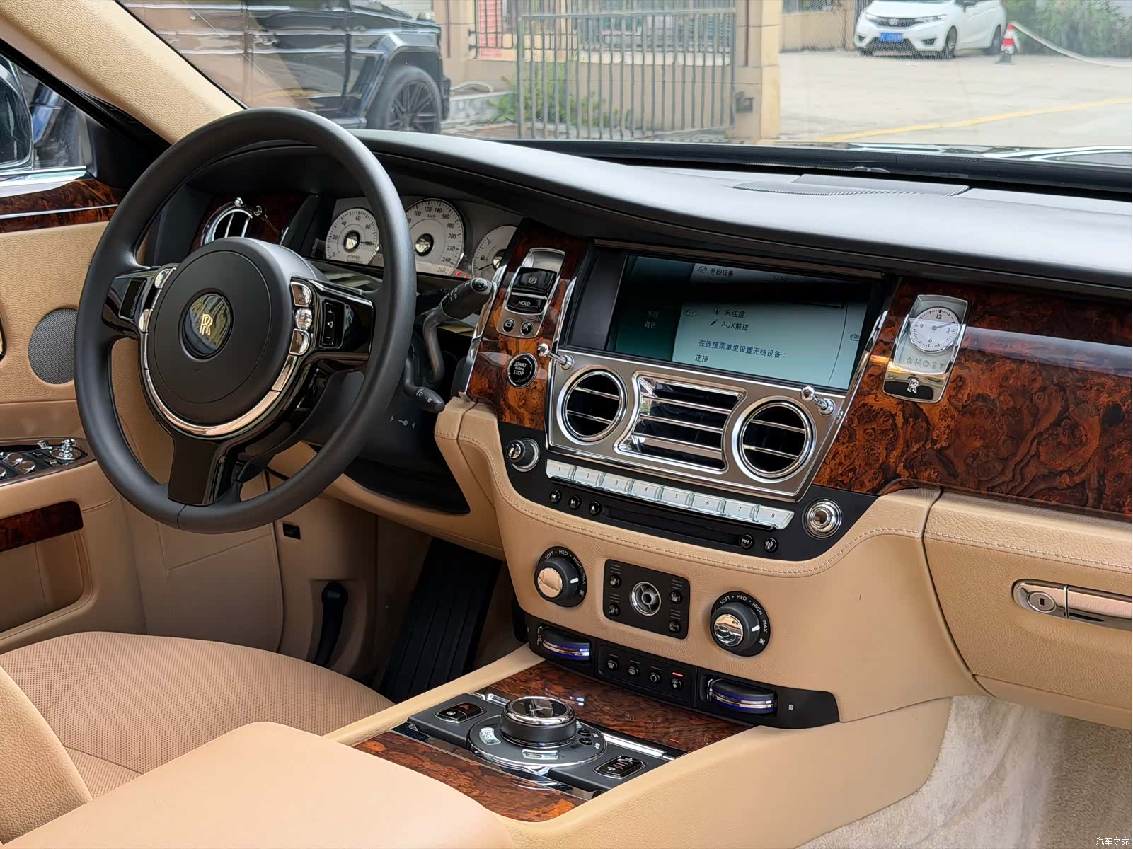 Rolls-Royce Ghost, 2014 8