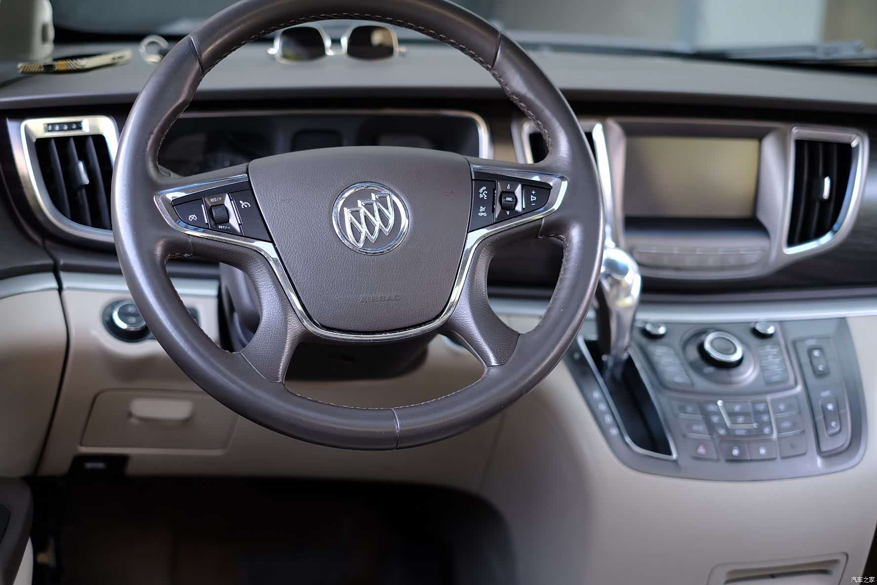 Buick GL8, 2011 50