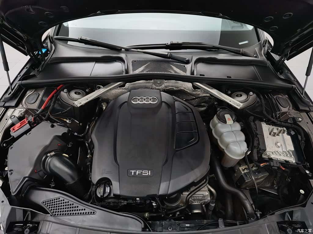Audi A4L, 2019 6
