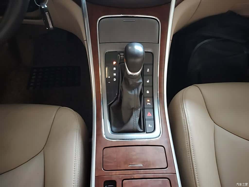 Roewe 950, 2015 14