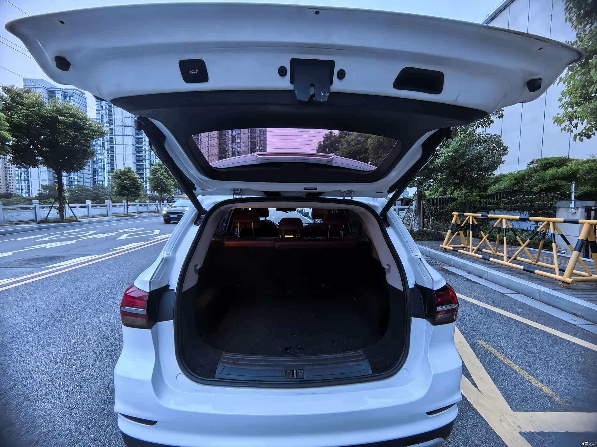 Roewe RX5, 2017 11