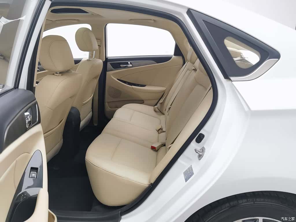 Changan Eado, 2016 15