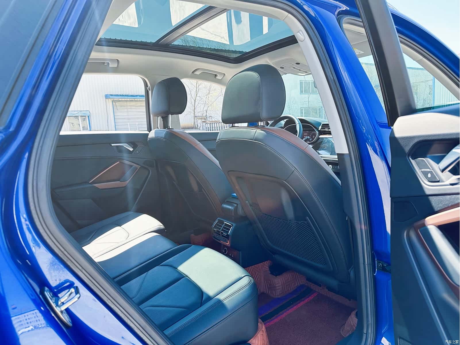 Audi Q3, 2022 11