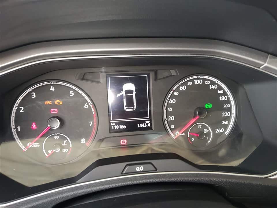 Volkswagen T-ROC exploring Songs