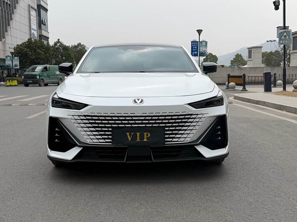 Changan UNI-V