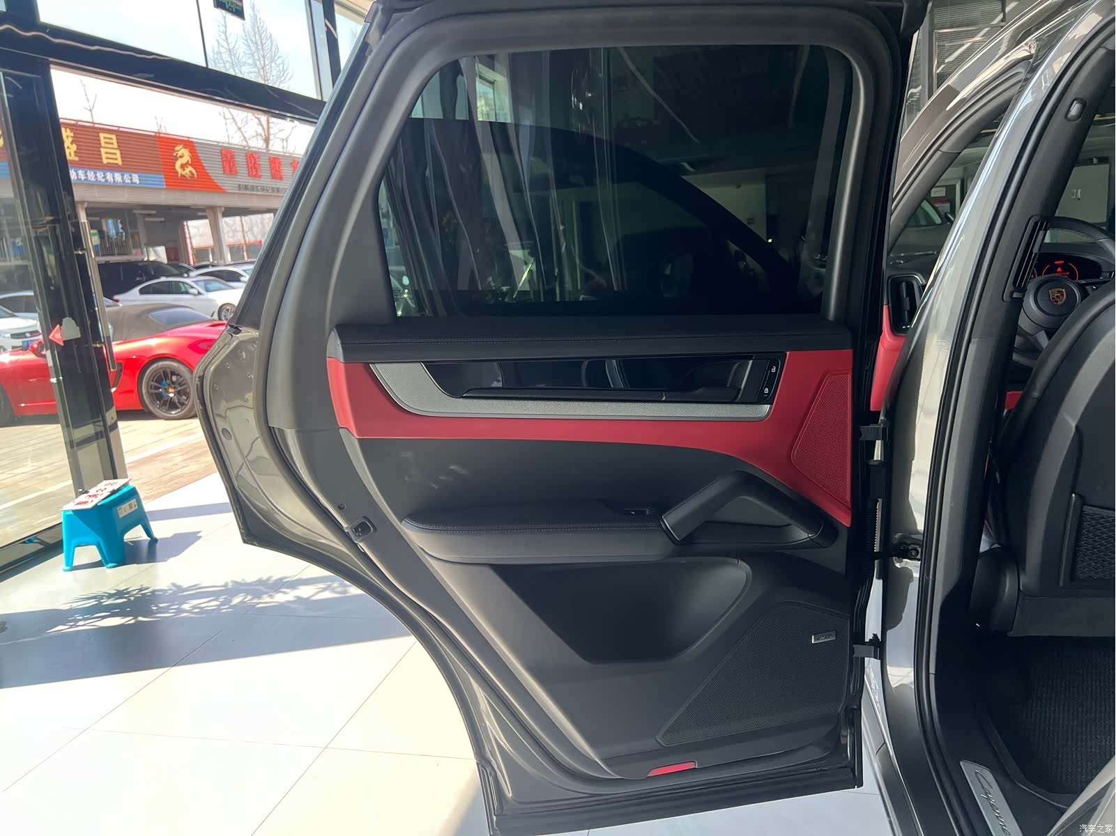 Porsche Cayenne, 2024 11