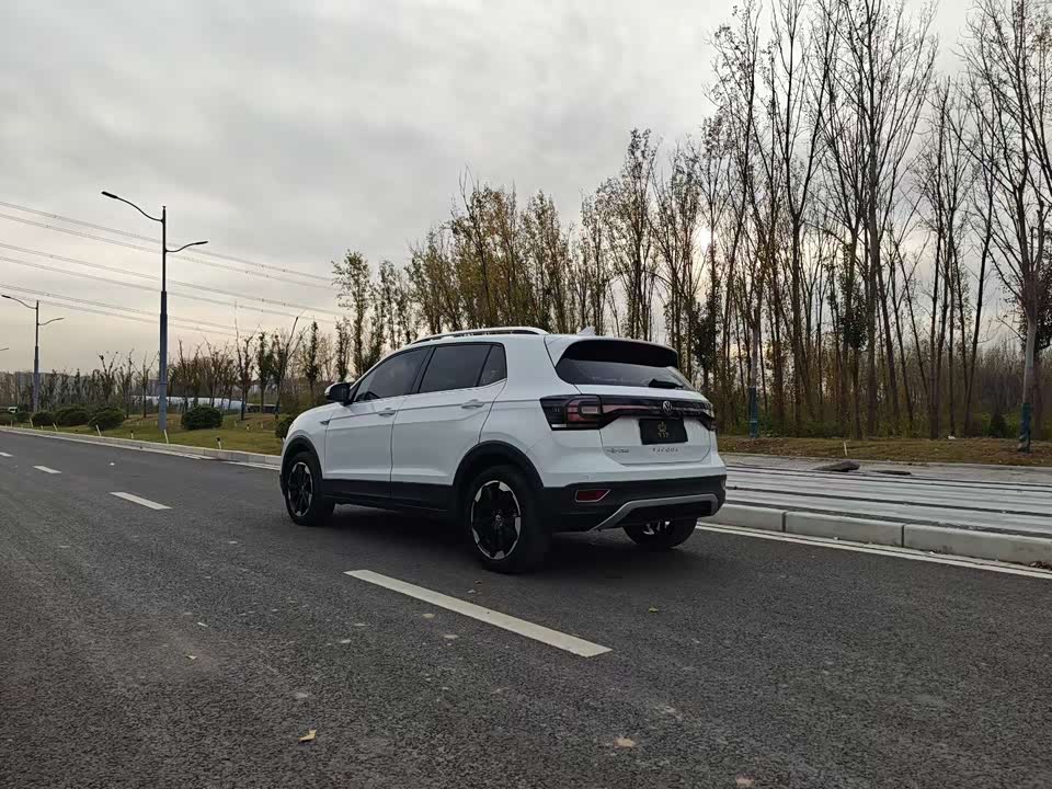 Volkswagen Exploring the shadow