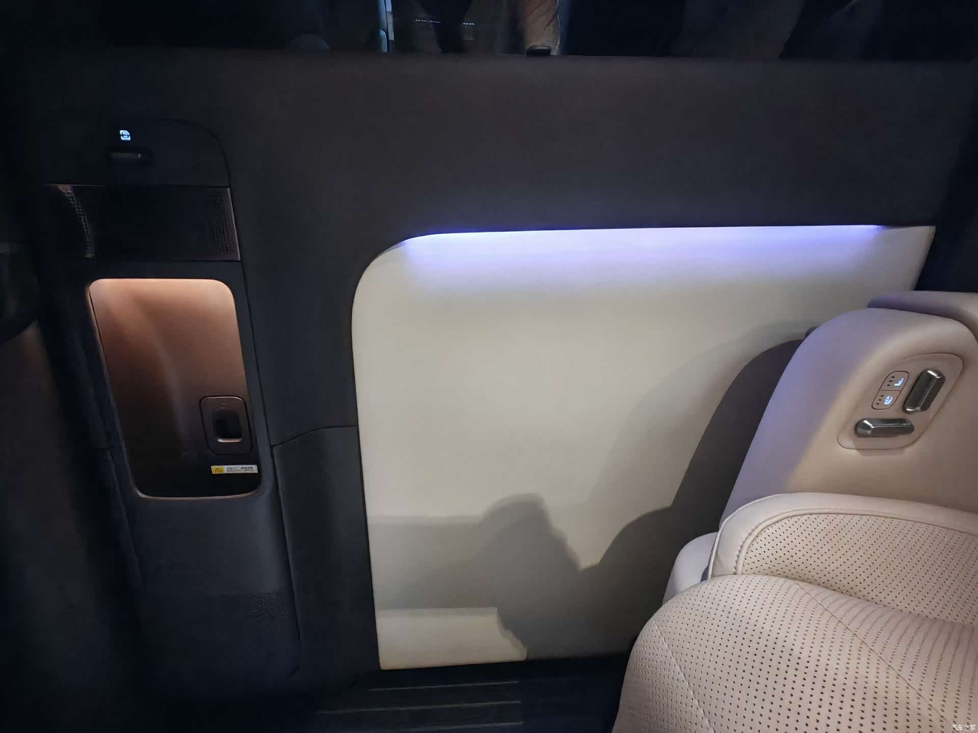Li Auto MEGA, 2025 42
