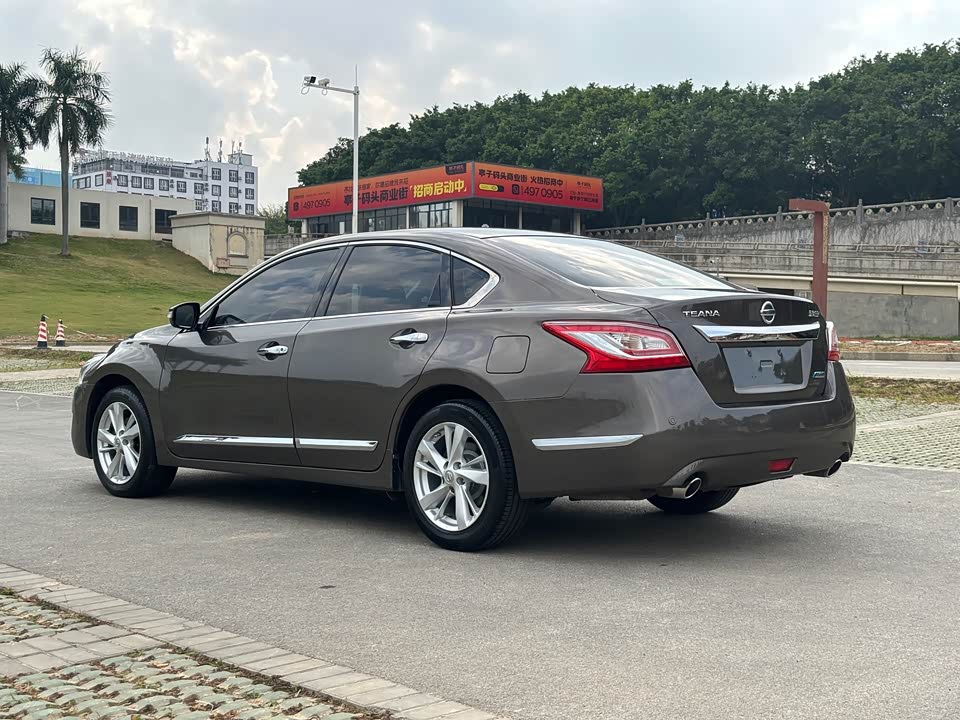 Nissan Teana
