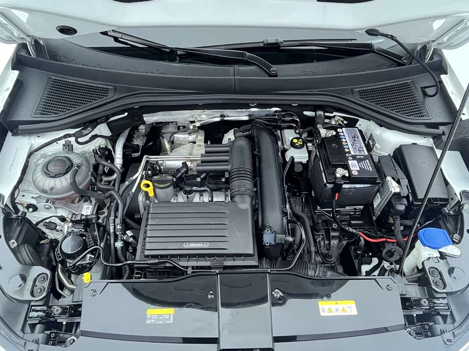 Volkswagen T-ROC exploring Songs