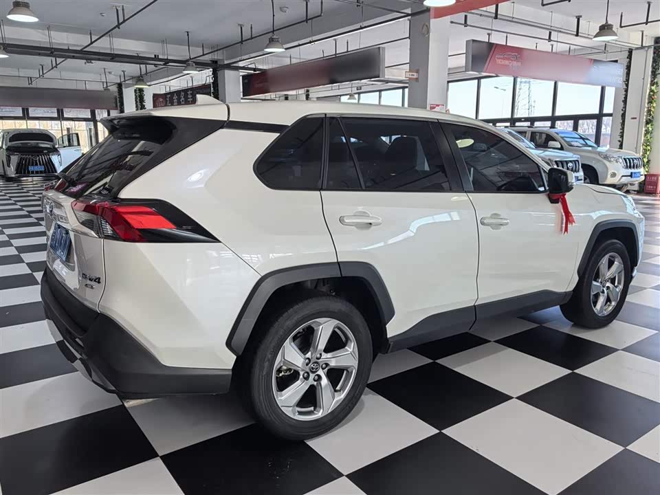 Toyota RAV4 Rongfang
