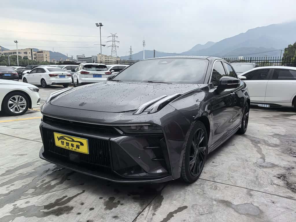 Lynk & Co 03