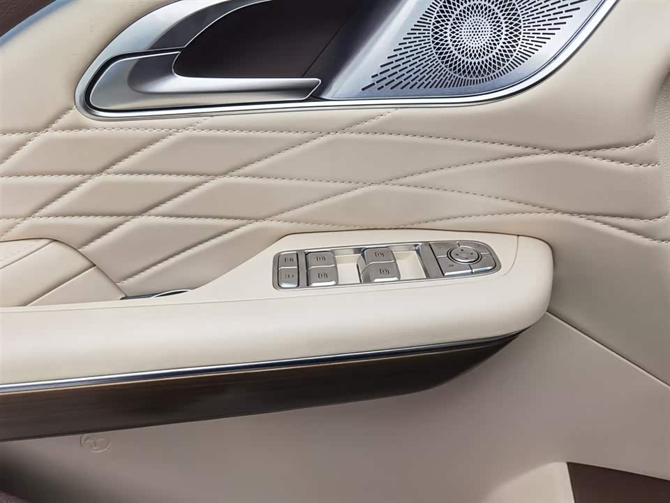 Besturn M9 Besturn M9