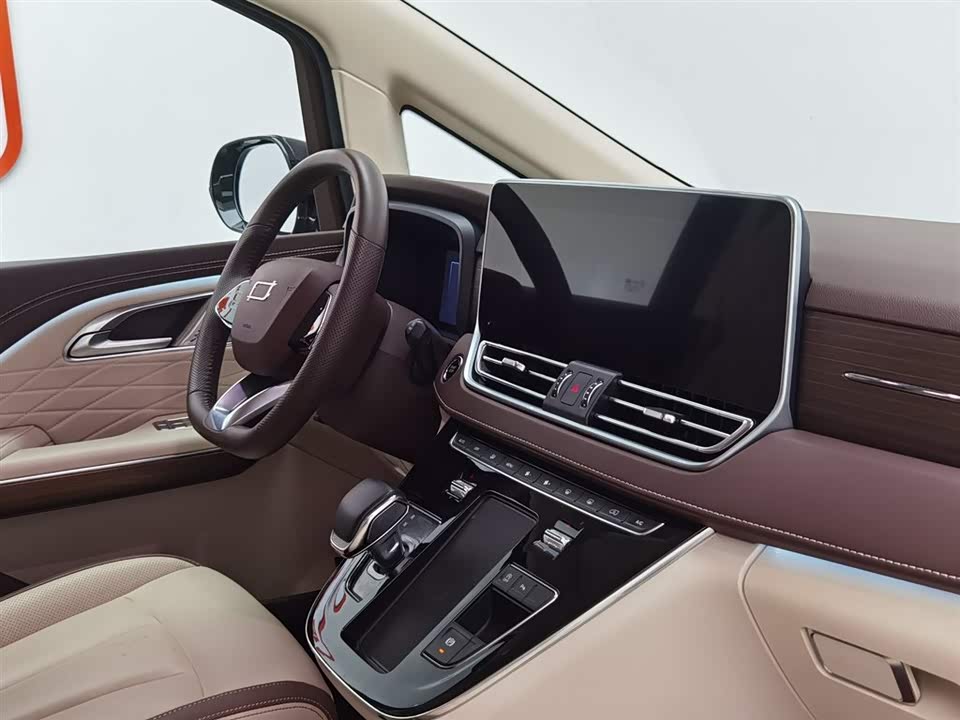 Besturn M9 Besturn M9